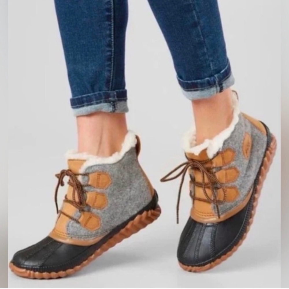Sorel Women’s Out ‘N About Boots Size 6
